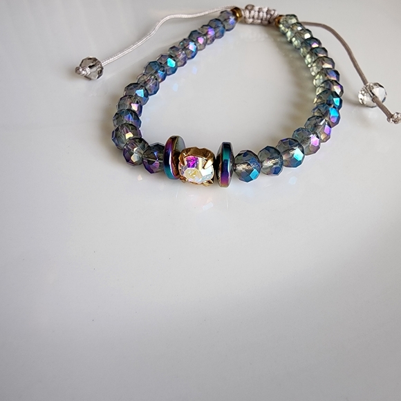 Iridescent Beaded Bracelet - Picture 4 of 7